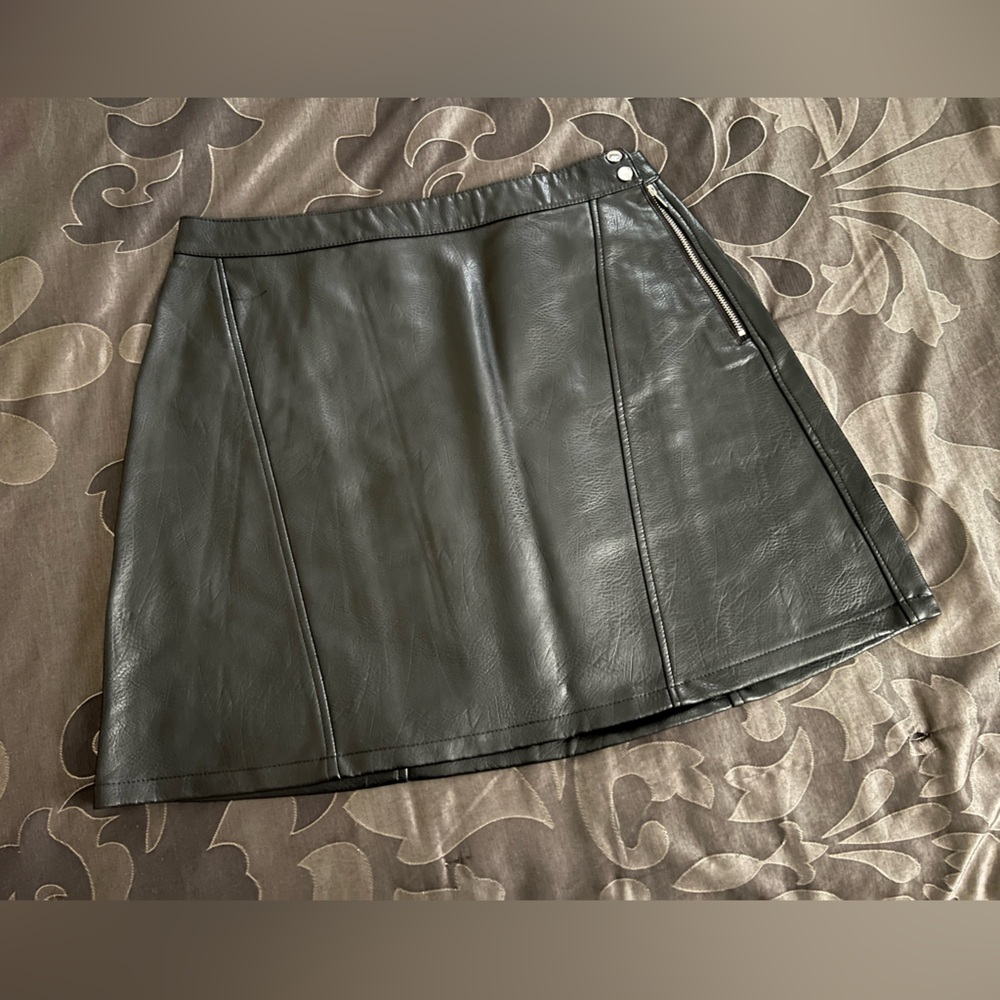 ZARA Black Faux Leather Mini Skirt Side Zip Large Moto Baddie Mobwife